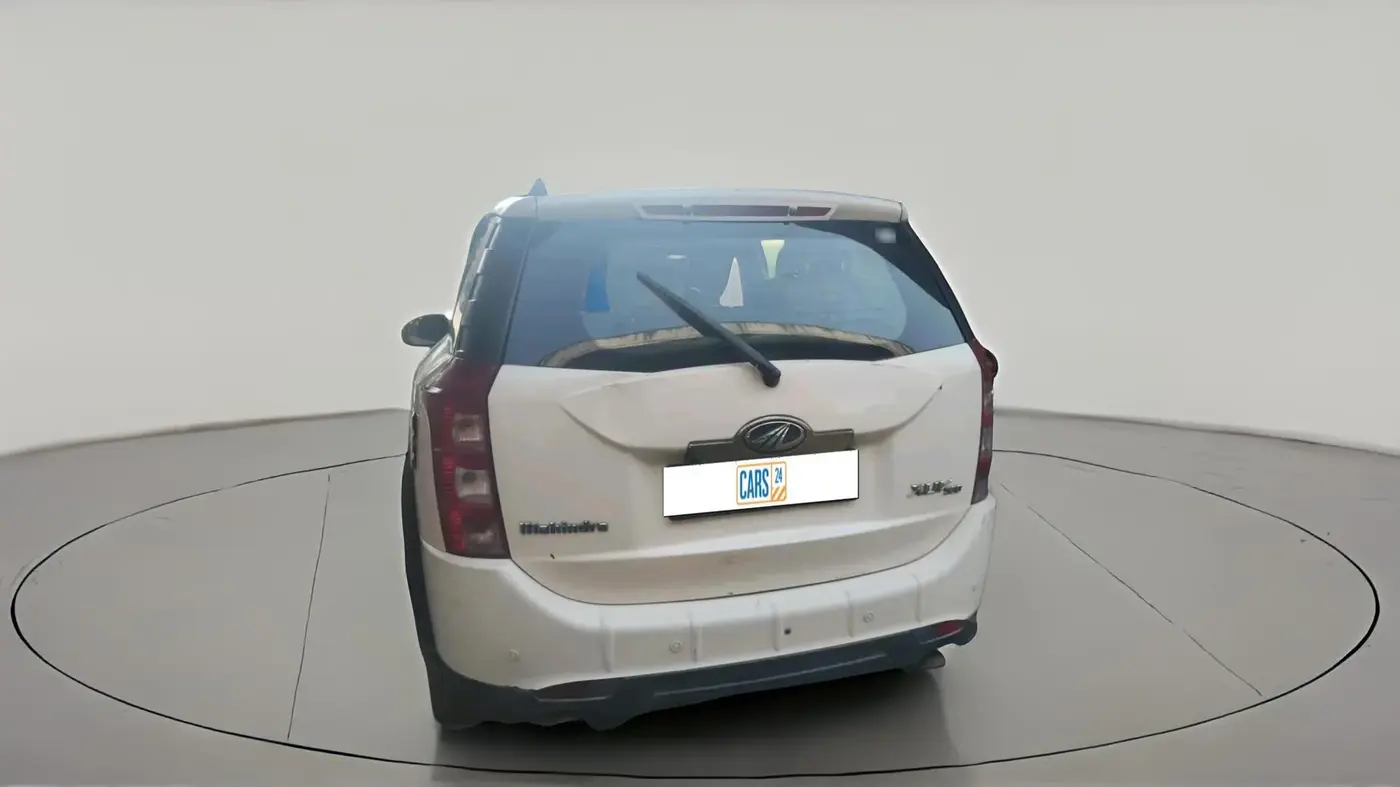 2013 Mahindra XUV500 W8, Diesel, Manual, 2,20,000 km, exterior