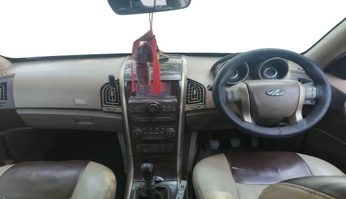 2013 Mahindra XUV500 W8, Diesel, Manual, 1,65,887 km, interior