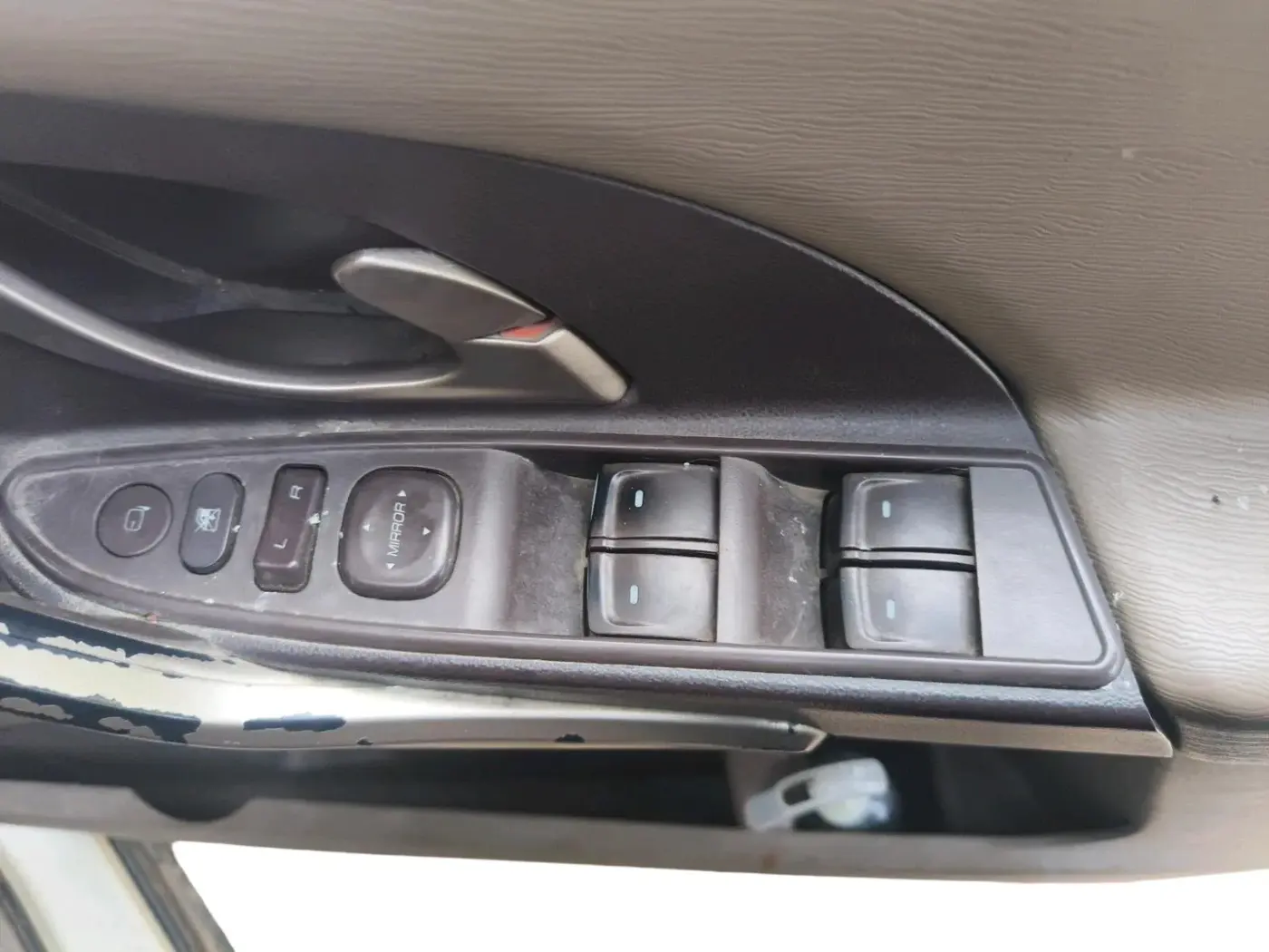 2013 Mahindra XUV500 W8, Diesel, Manual, 2,20,000 km, interior