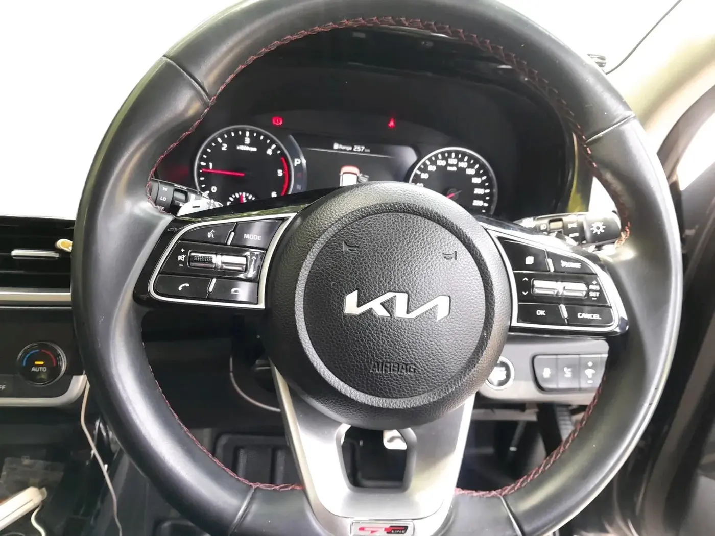 2022 KIA SELTOS GTX PLUS AT 1.5 DIESEL, Diesel, Automatic, 58,544 km, interior