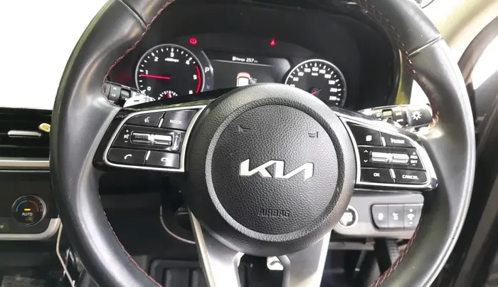 2022 KIA SELTOS GTX PLUS AT 1.5 DIESEL, Diesel, Automatic, 58,544 km, interior