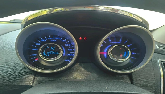 2017 Mahindra XUV500 W6, Diesel, Manual, 1,05,050 km, interior