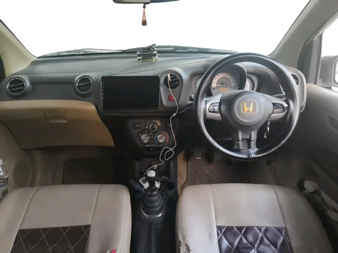 2012 Honda Brio S MT, CNG, Manual, 1,40,000 km, interior