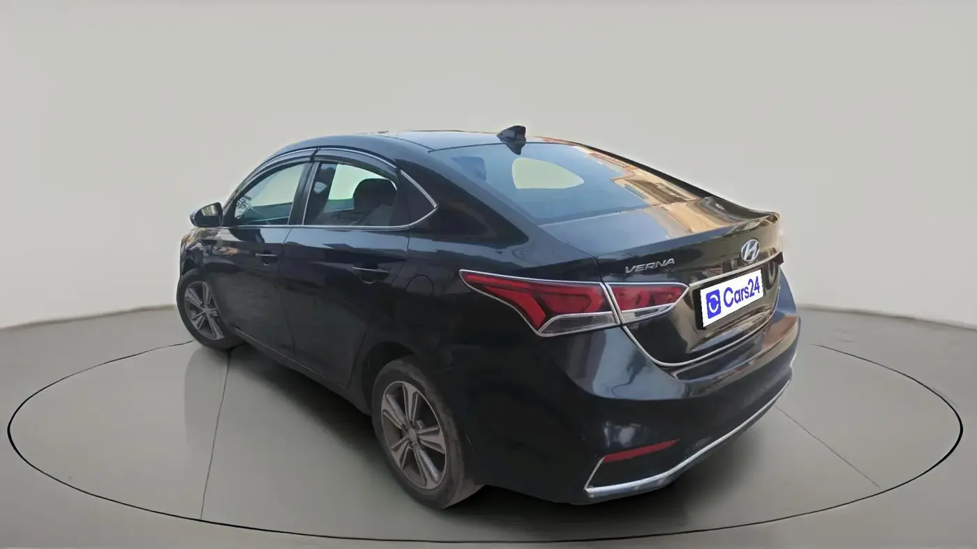 2017 Hyundai Verna 1.6 CRDI SX + AT, Diesel, Automatic, 1,40,245 km, exterior