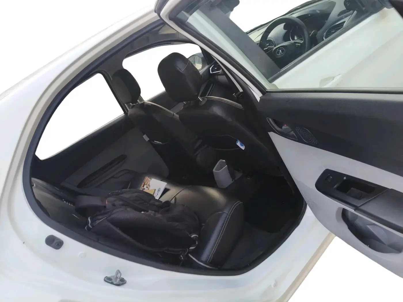 2023 Tata Tiago XT PETROL, Petrol, Manual, 13,790 km, interior