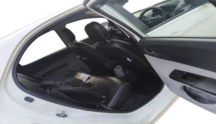 2023 Tata Tiago XT PETROL, Petrol, Manual, 13,790 km, interior
