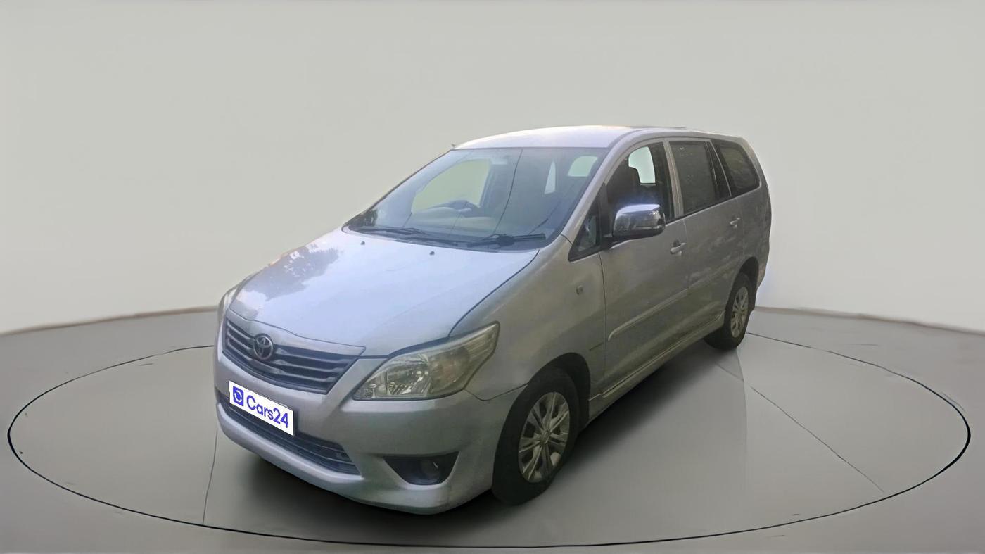 2013 Toyota Innova 2.5 G 8 STR, Diesel, Manual, 2,24,459 km, exterior