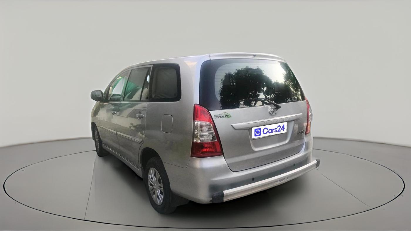 2013 Toyota Innova 2.5 G 8 STR, Diesel, Manual, 2,24,459 km, exterior