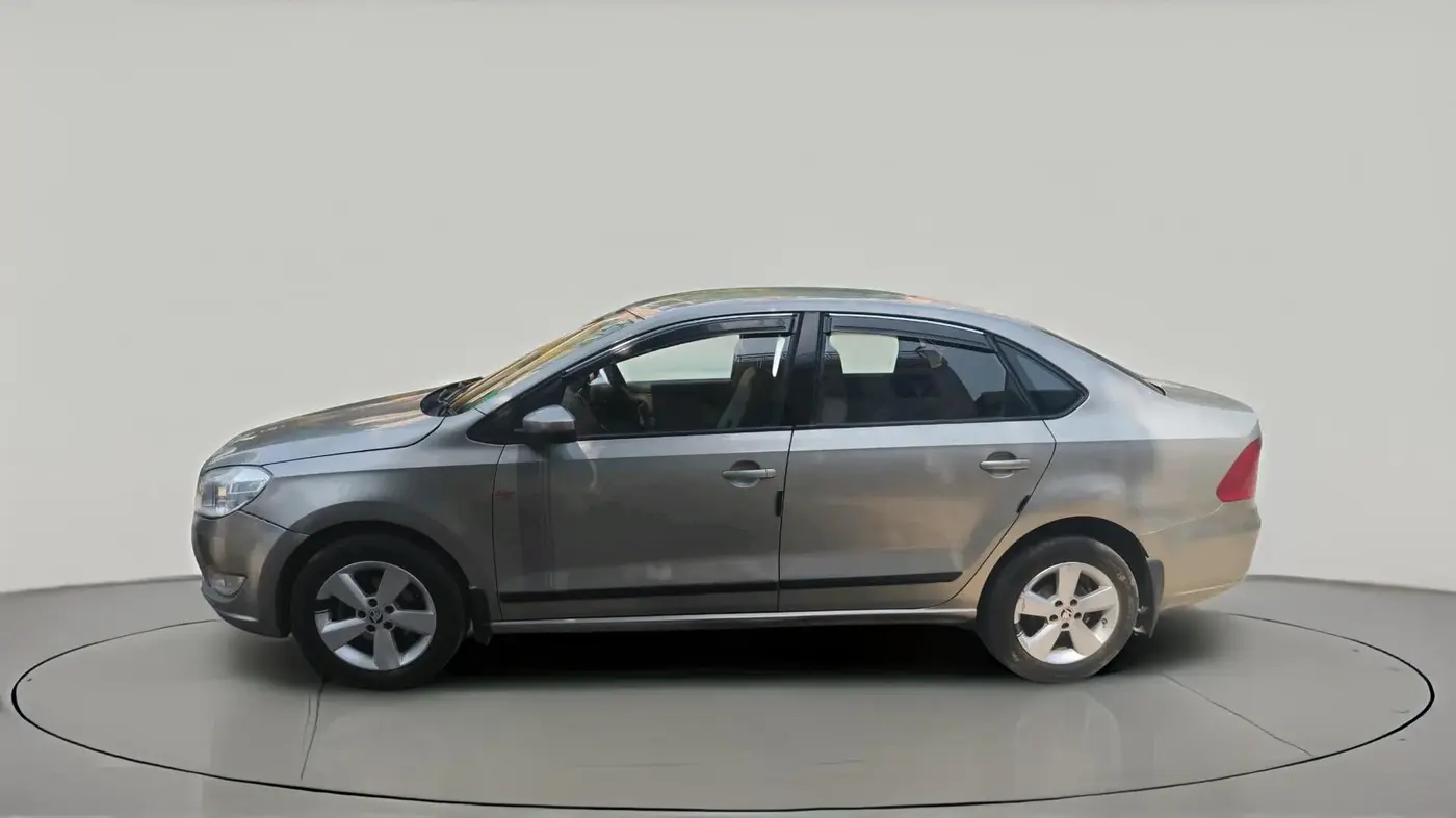 2016 Skoda Rapid AMBITION 1.6 MPI MT, Petrol, Manual, 83,838 km, exterior