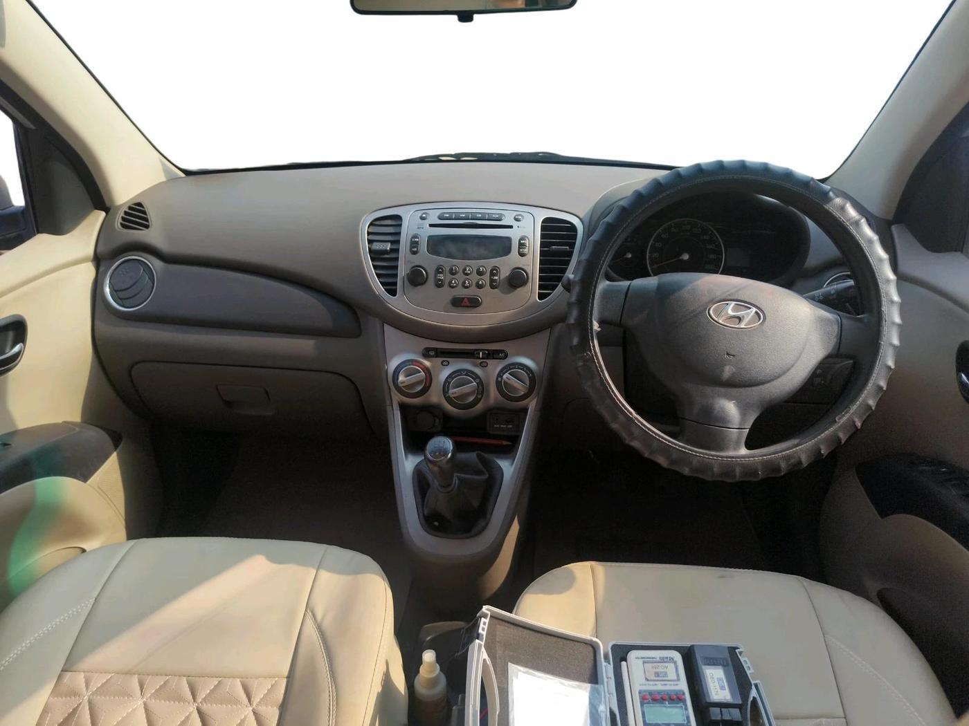 2012 Hyundai i10 SPORTZ 1.2, Petrol, Manual, 40,066 km, interior