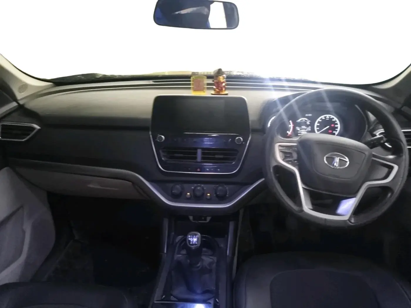 2022 Tata Safari XM, Diesel, Manual, 1,48,646 km, interior