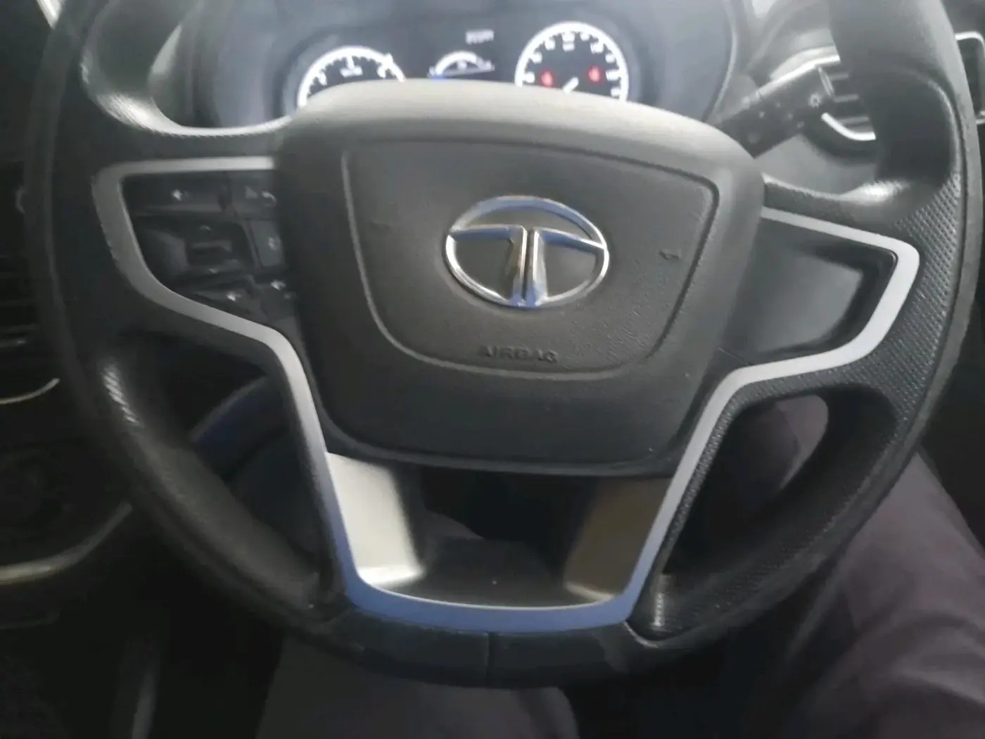 2022 Tata Safari XM, Diesel, Manual, 1,48,646 km, interior