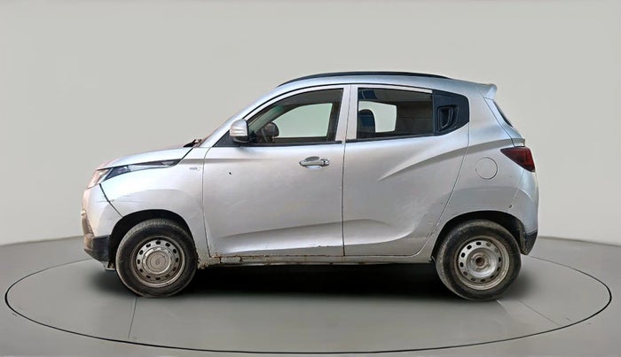 2017 Mahindra Kuv100 K2 6 STR, CNG, Manual, 97,472 km, exterior