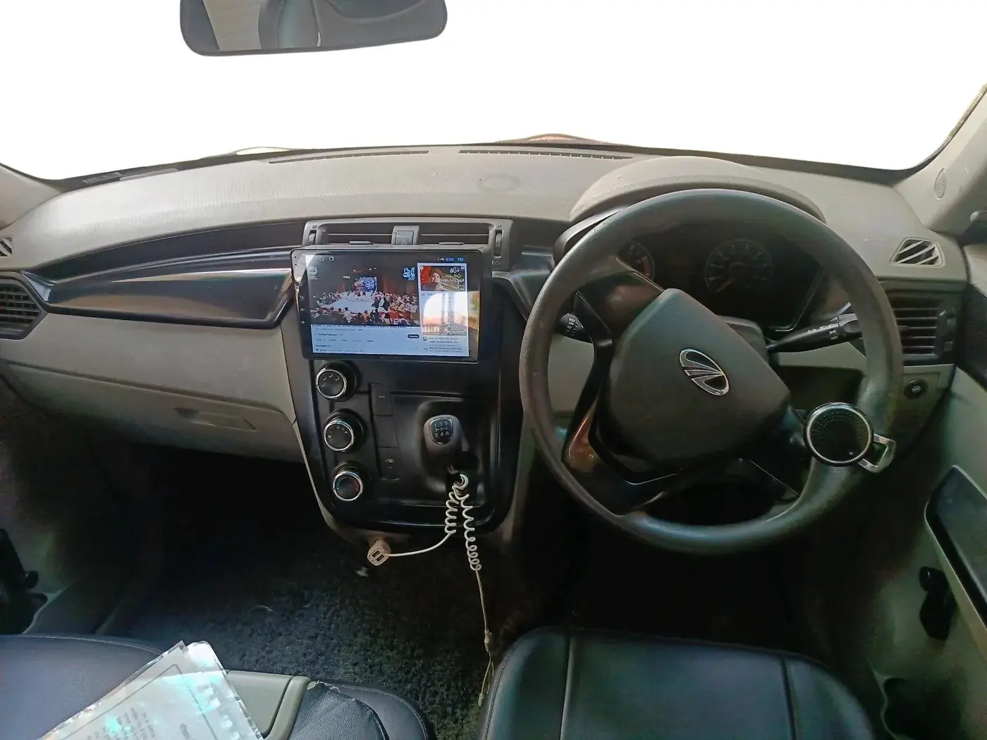 2017 Mahindra Kuv100 K2 6 STR, CNG, Manual, 97,472 km, interior