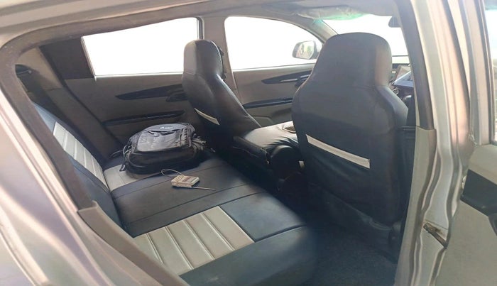 2017 Mahindra Kuv100 K2 6 STR, CNG, Manual, 97,472 km, interior