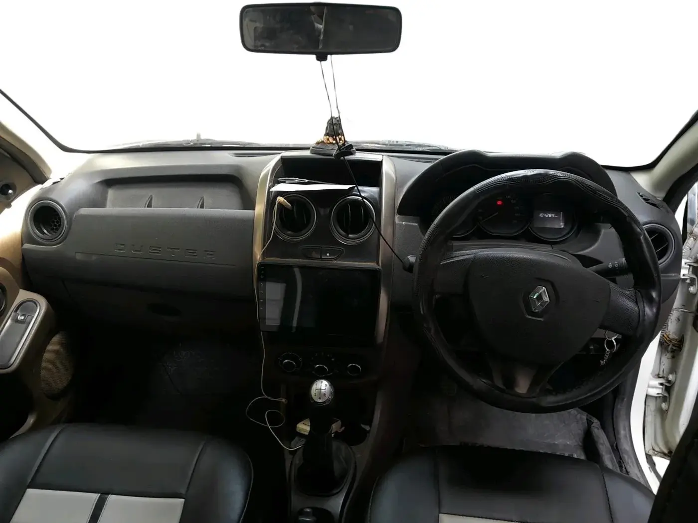 2018 Renault Duster 85 PS RXE DIESEL, Diesel, Manual, 1,04,289 km, interior