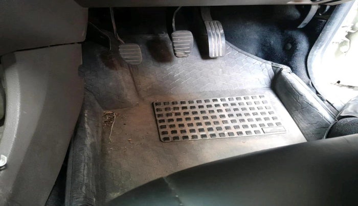 2018 Renault Duster 85 PS RXE DIESEL, Diesel, Manual, 1,04,289 km, interior