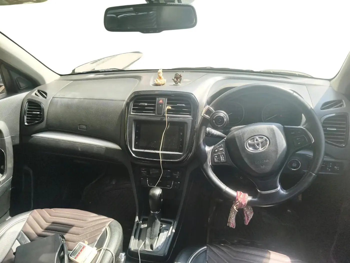 2021 Toyota URBAN CRUISER PREMIUM GRADE AT, Petrol, Automatic, 1,13,000 km, interior