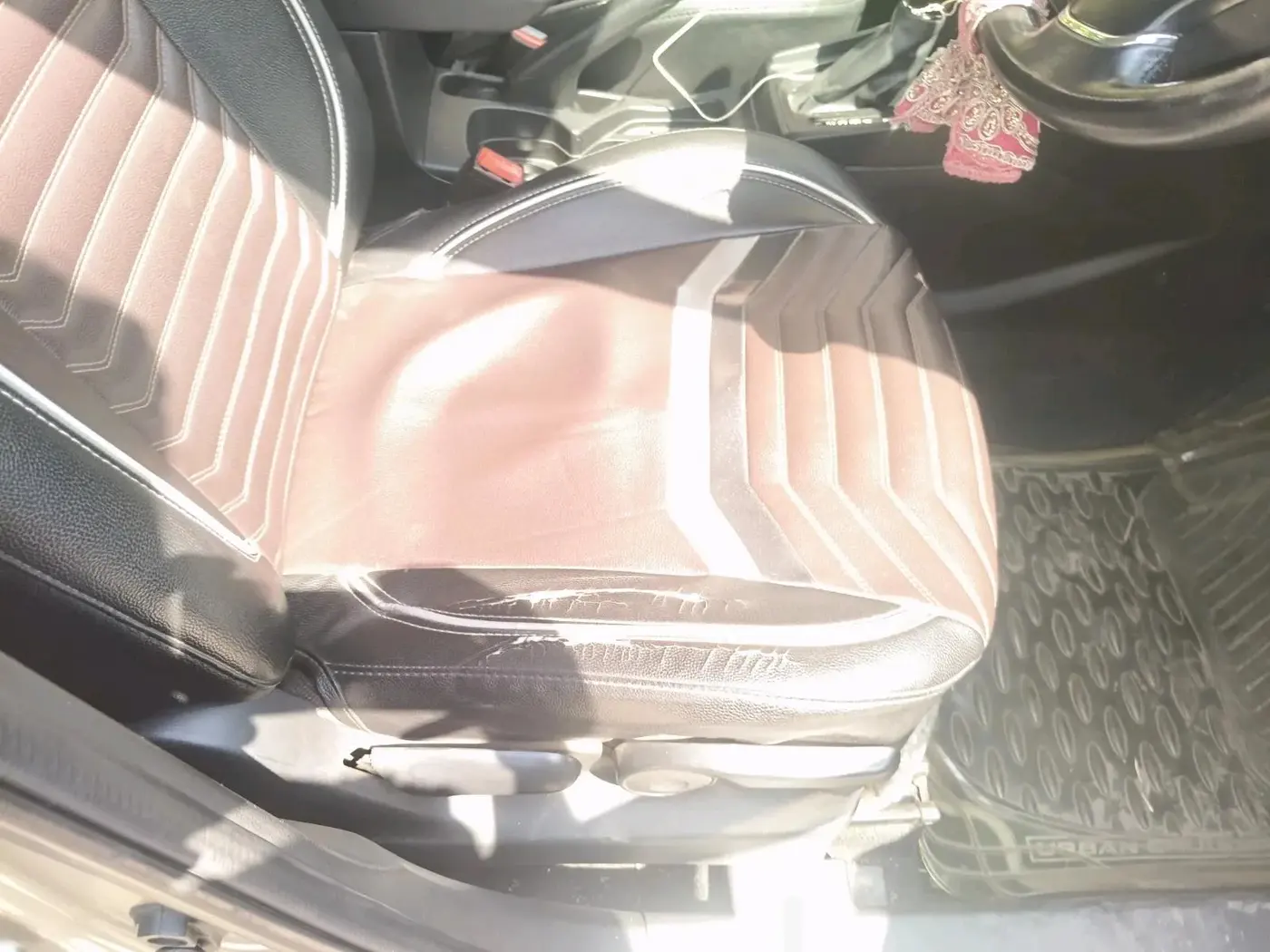 2021 Toyota URBAN CRUISER PREMIUM GRADE AT, Petrol, Automatic, 1,13,000 km, interior