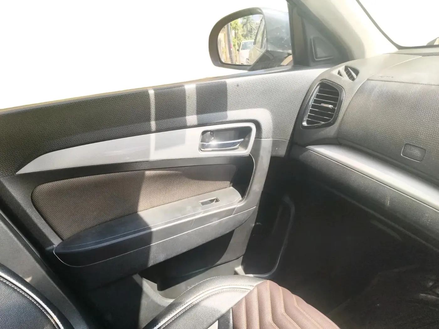 2021 Toyota URBAN CRUISER PREMIUM GRADE AT, Petrol, Automatic, 1,13,000 km, interior