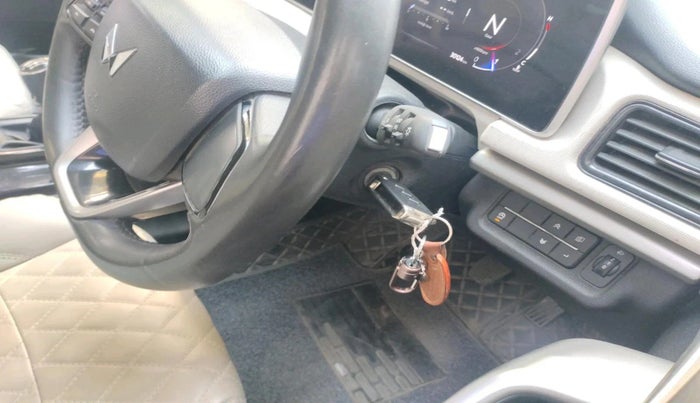 2022 Mahindra XUV700 AX 3 P MT 5 STR, Petrol, Manual, 30,124 km, interior