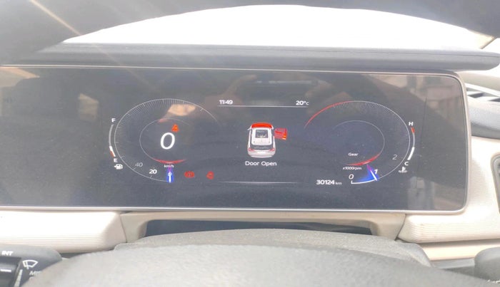 2022 Mahindra XUV700 AX 3 P MT 5 STR, Petrol, Manual, 30,124 km, interior