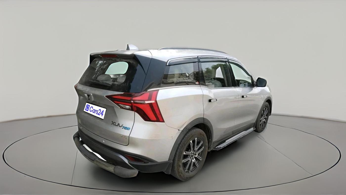 2022 Mahindra XUV700 AX 7 LUXURY D AT 7 STR, Diesel, Automatic, 96,011 km, exterior