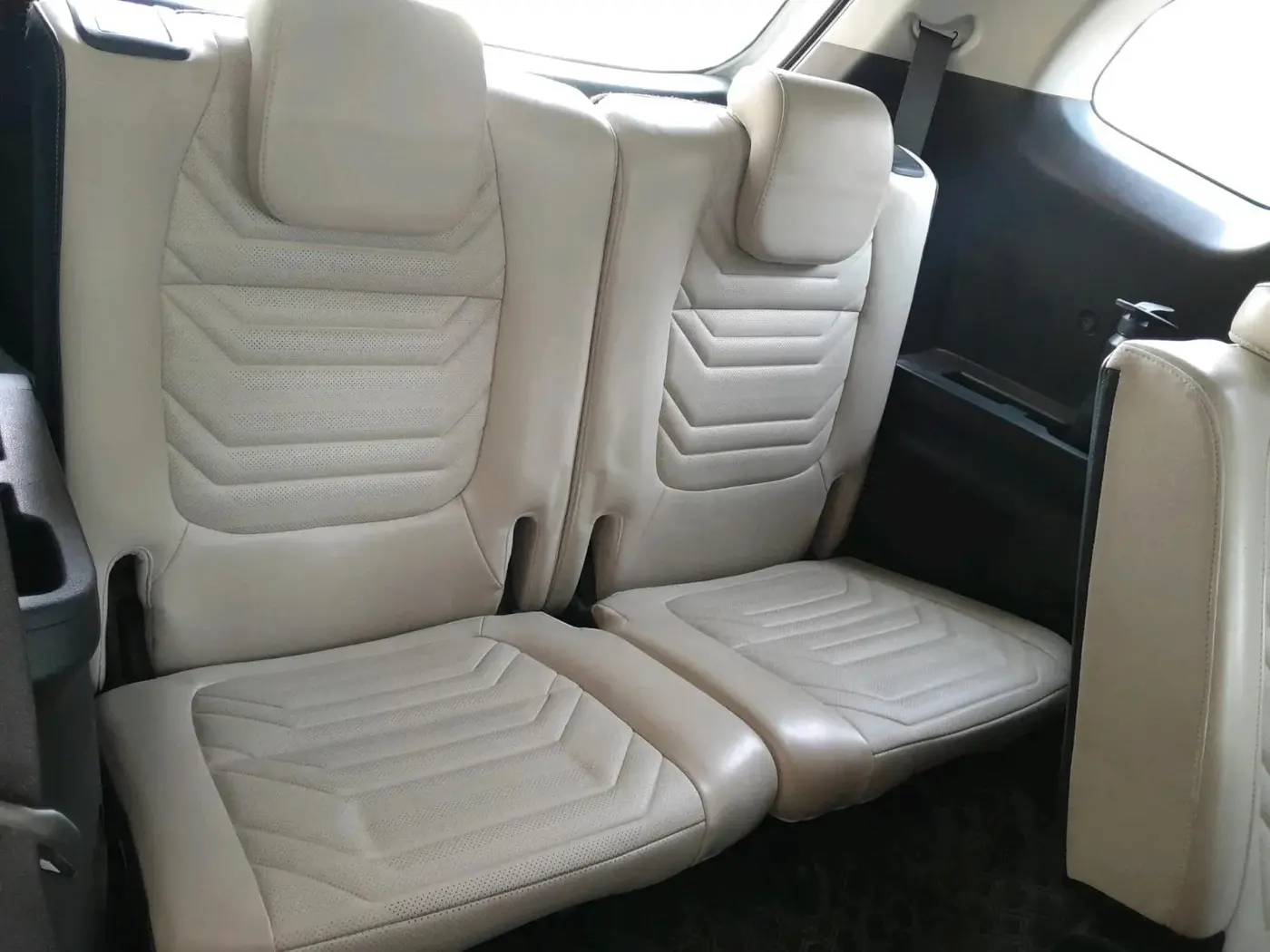 2023 KIA CARENS LUXURY 1.5 TURBO PETROL IMT 7 STR, Petrol, Manual, 60,073 km, interior