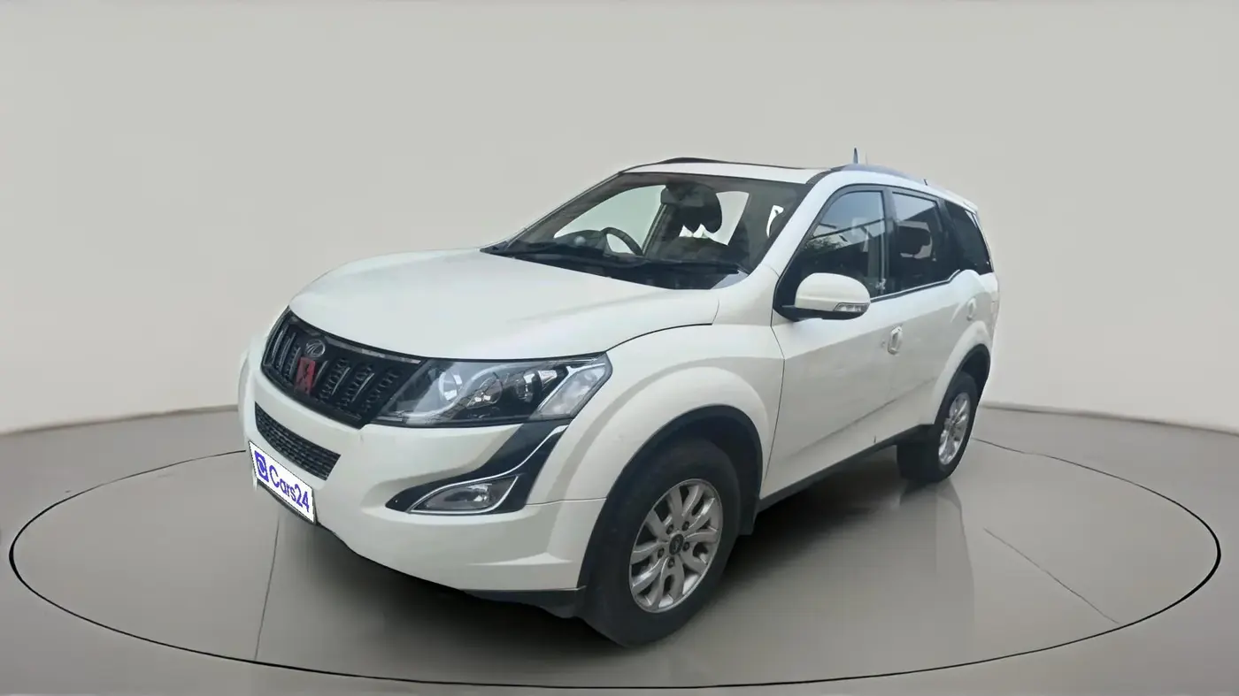 2016 Mahindra XUV500 W10, Diesel, Manual, 2,05,485 km, exterior