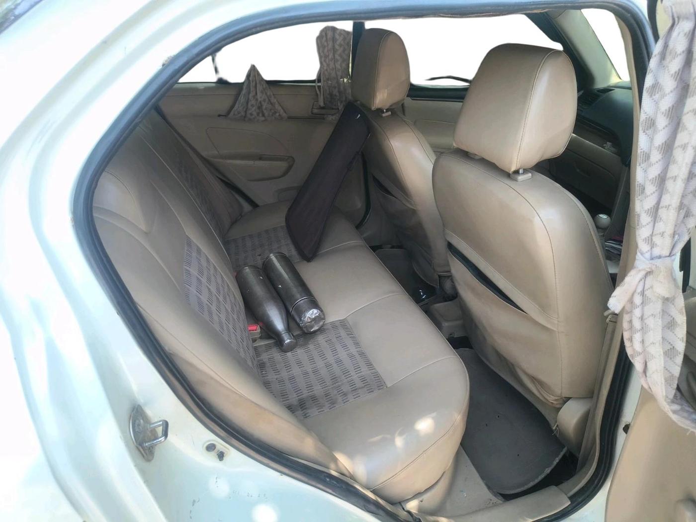 2016 Maruti Swift Dzire LXI, CNG, Manual, 1,89,257 km, interior