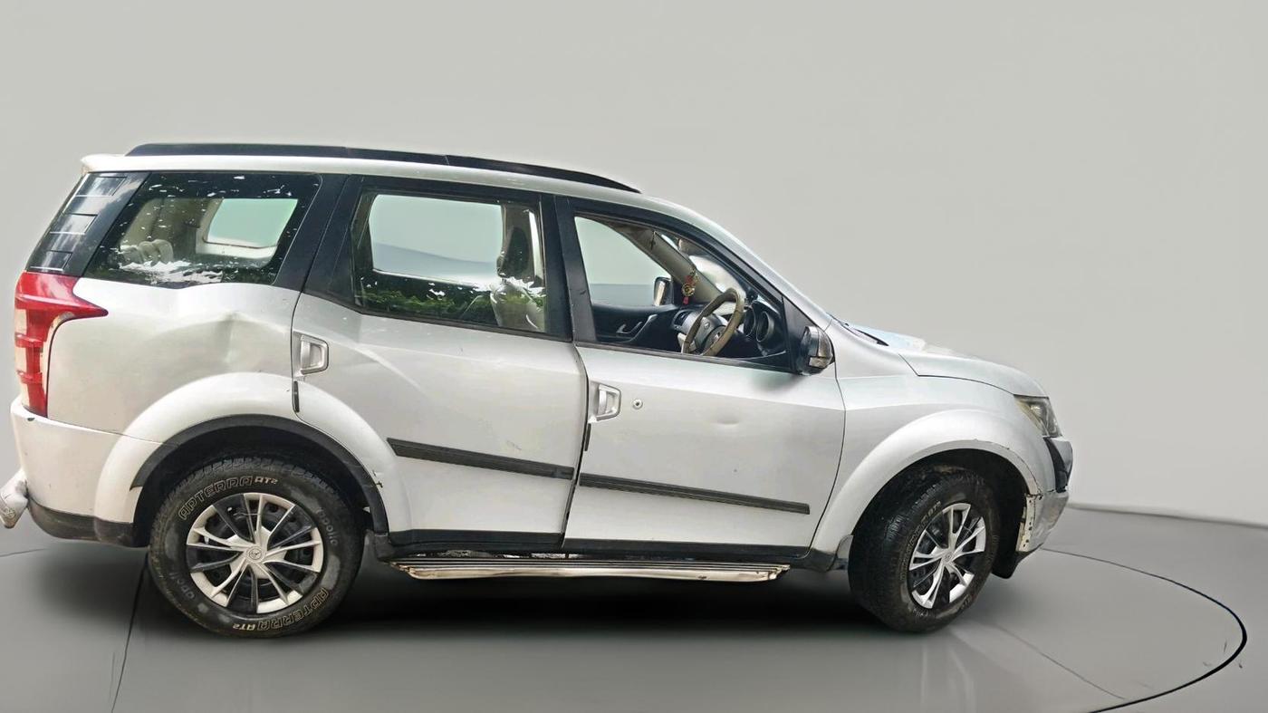 2016 Mahindra XUV500 W6, Diesel, Manual, 90,484 km, exterior