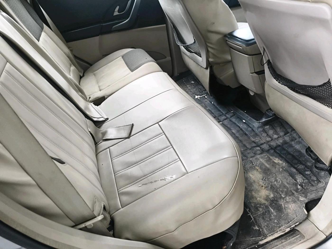 2016 Mahindra XUV500 W6, Diesel, Manual, 90,484 km, interior