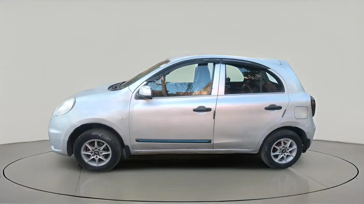 2017 Nissan Micra Active XL, CNG, Manual, 88,635 km, exterior