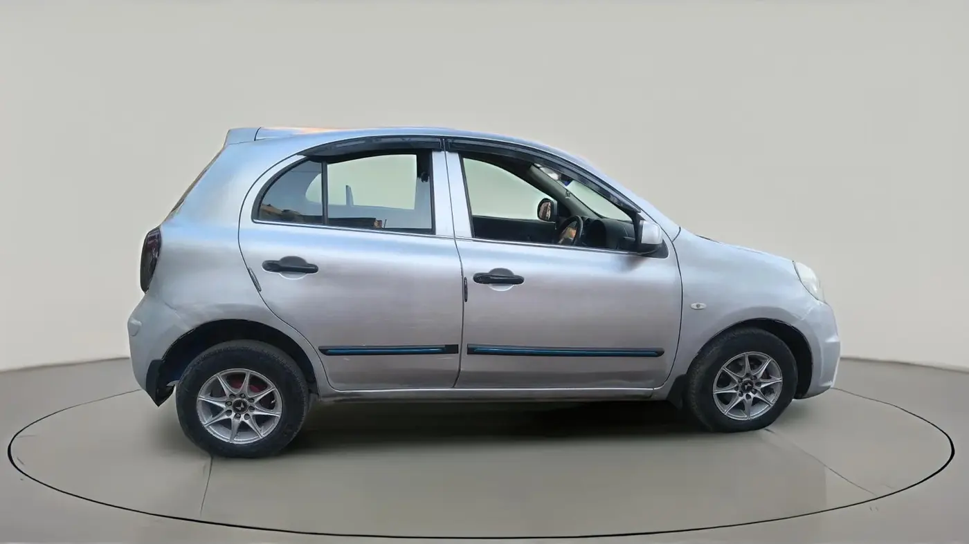 2017 Nissan Micra Active XL, CNG, Manual, 88,635 km, exterior