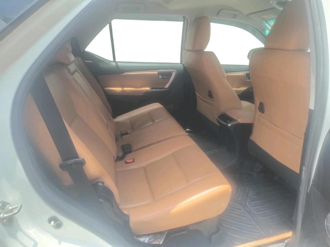 2023 Toyota Fortuner 4X2 AT 2.8 DIESEL, Diesel, Automatic, 81,248 km, interior