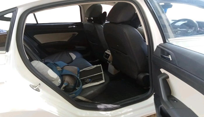 2024 Skoda SLAVIA STYLE 1.0L TSI AT, Petrol, Automatic, 16,897 km, interior