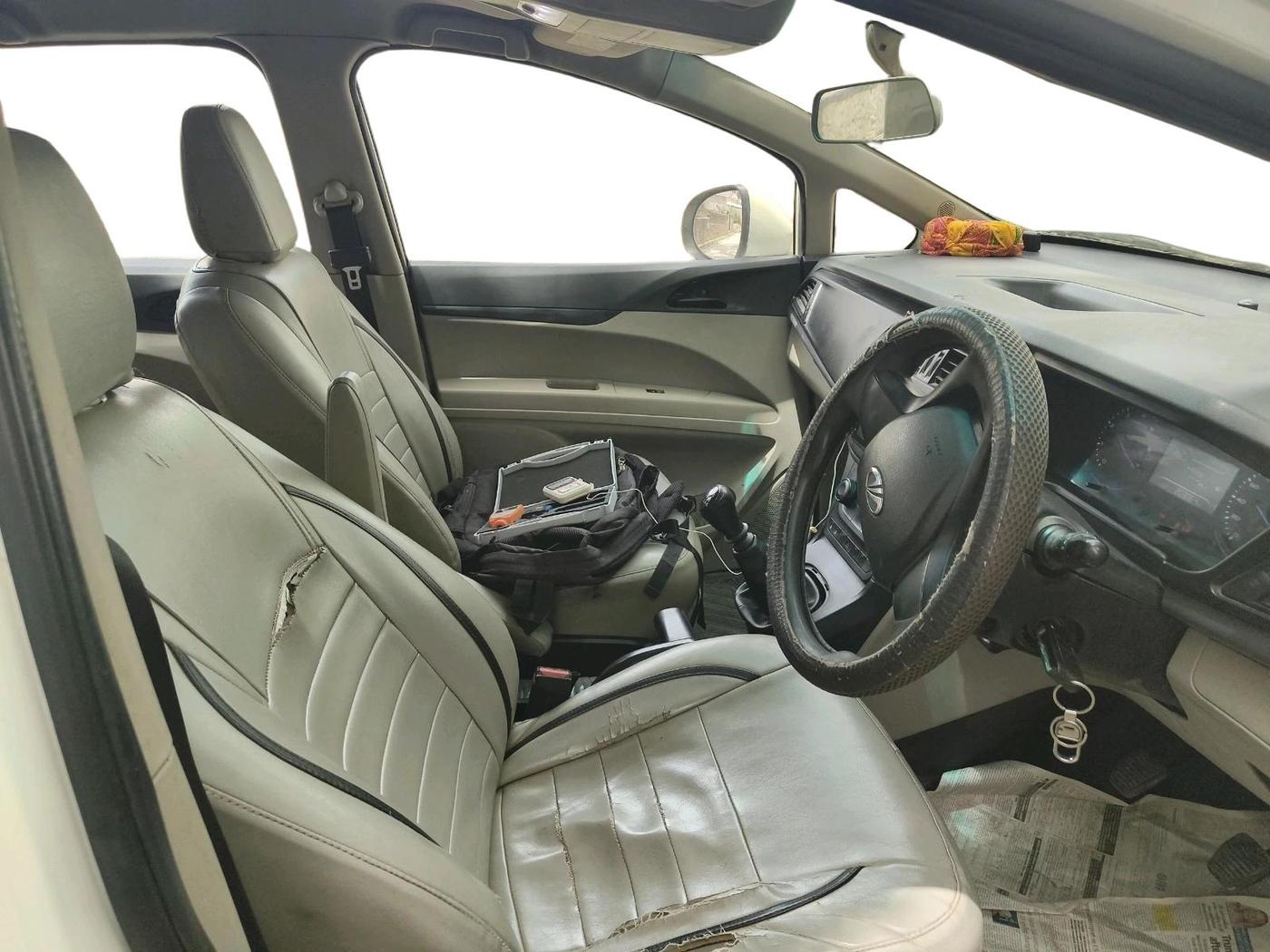 2019 Mahindra MARAZZO M2 8 STR, Diesel, Manual, 2,03,064 km, interior