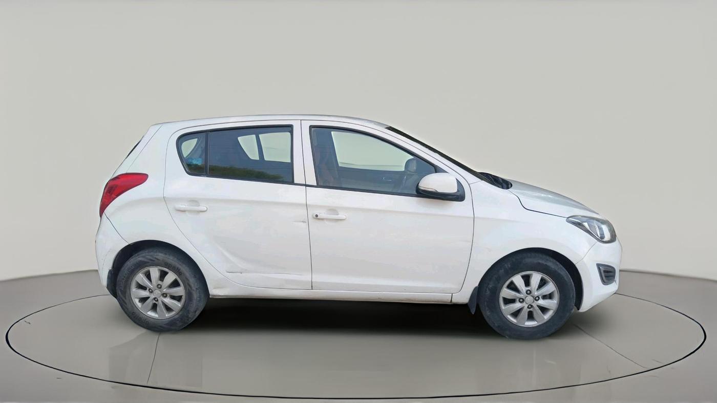 2013 Hyundai i20 SPORTZ 1.4 CRDI, Diesel, Manual, 2,46,092 km, exterior
