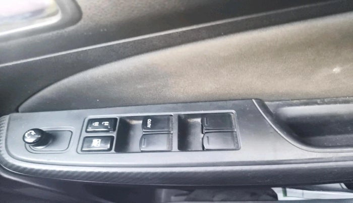 2020 Maruti Swift VXI, CNG, Manual, 54,291 km, interior