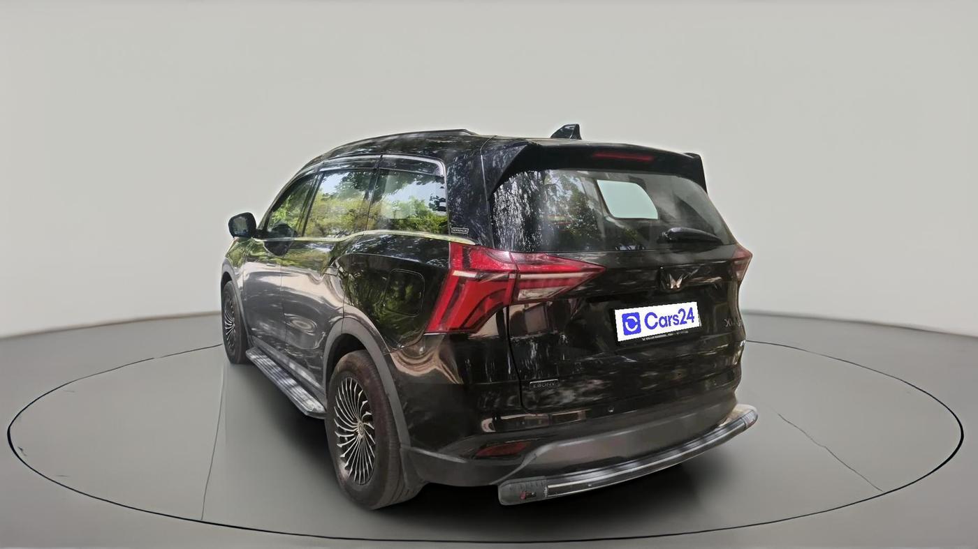 2025 Mahindra XUV700 AX 7 D AT 7 STR, Diesel, Automatic, 22,947 km, exterior