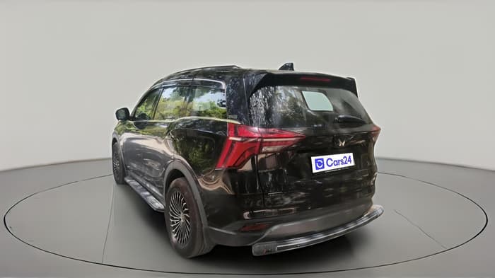 2025 Mahindra XUV700 AX 7 D AT 7 STR, Diesel, Automatic, 22,947 km, exterior