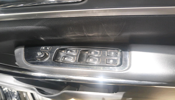 2025 Mahindra XUV700 AX 7 D AT 7 STR, Diesel, Automatic, 22,947 km, interior