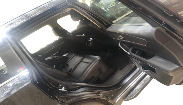 2025 Mahindra XUV700 AX 7 D AT 7 STR, Diesel, Automatic, 22,947 km, interior