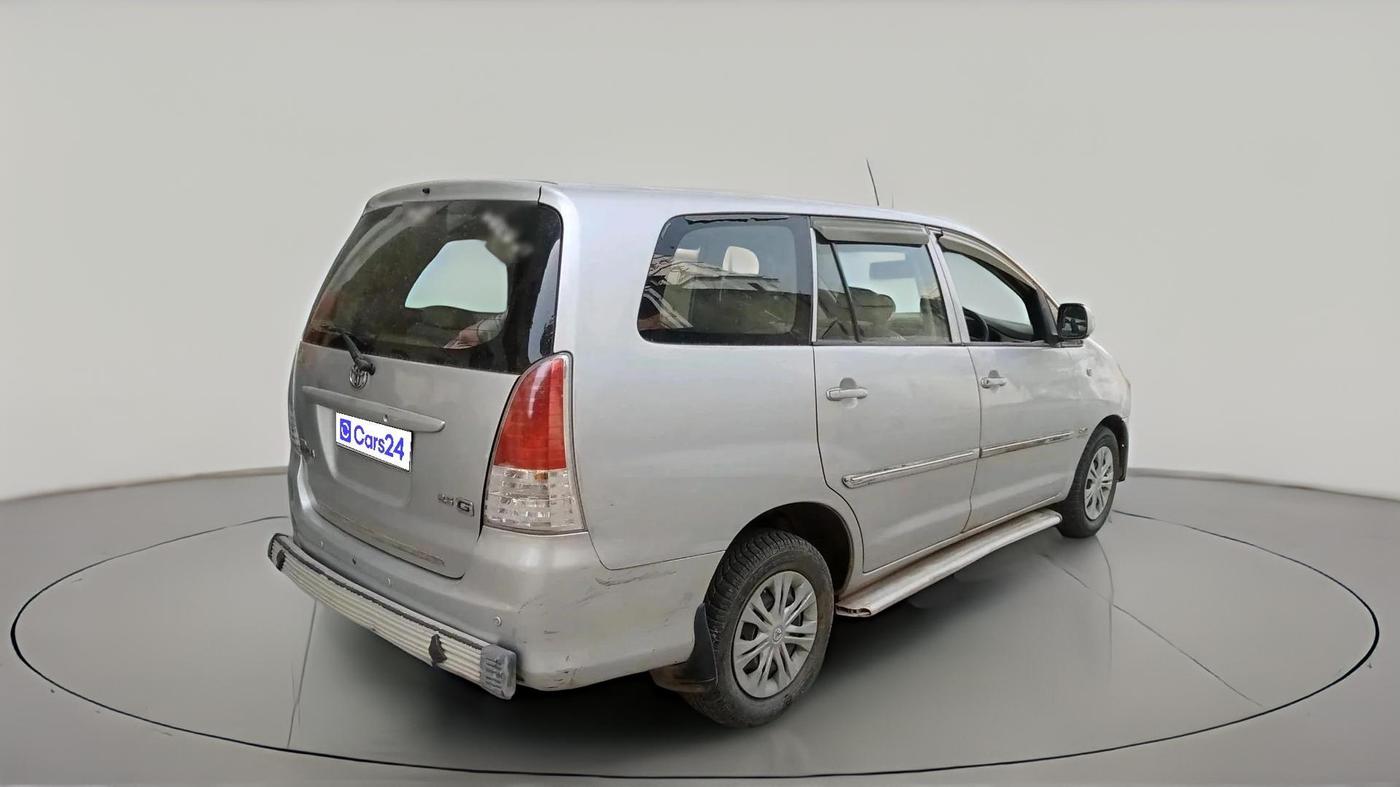 2011 Toyota Innova 2.5 G4 8 STR, Diesel, Manual, 1,44,237 km, exterior