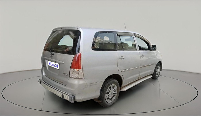 2011 Toyota Innova 2.5 G4 8 STR, Diesel, Manual, 1,44,237 km, exterior