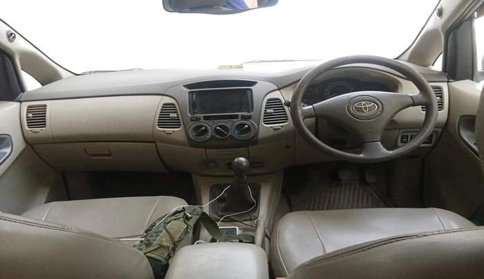2011 Toyota Innova 2.5 G4 8 STR, Diesel, Manual, 1,44,237 km, interior