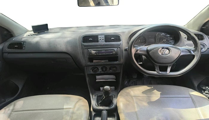 2014 Volkswagen Polo TRENDLINE 1.5L, Diesel, Manual, 1,54,465 km, interior