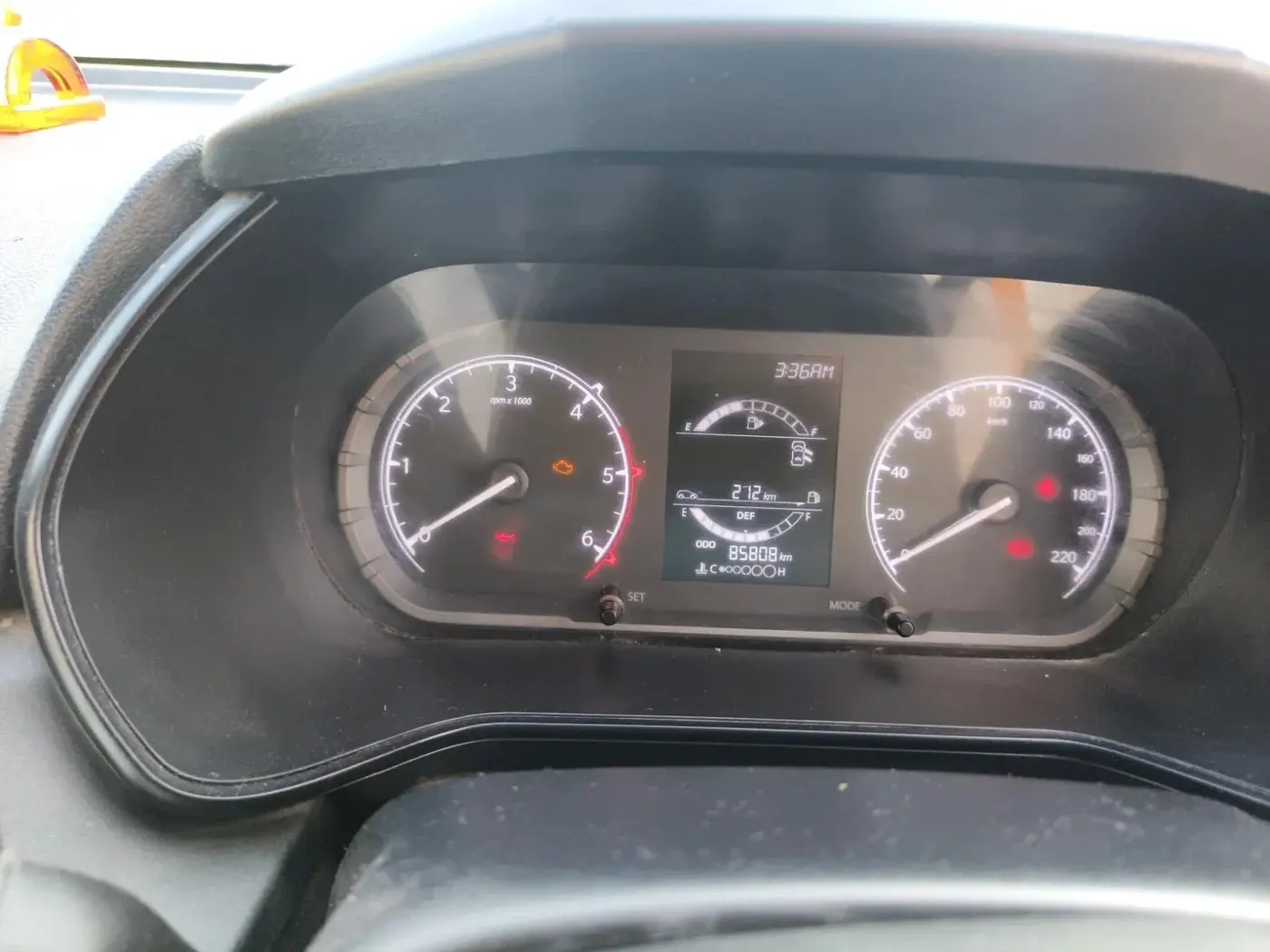 2021 Tata Safari XE, Diesel, Manual, 85,808 km, interior