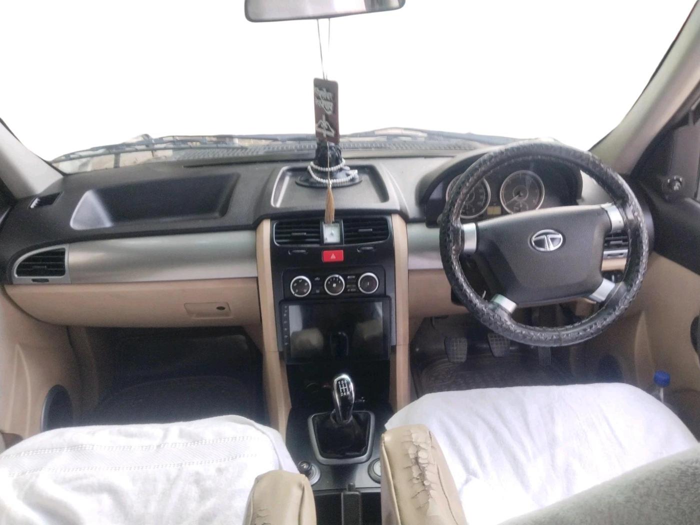 2013 Tata Safari Storme 2.2 EX 4X2, Diesel, Manual, 1,17,202 km, interior