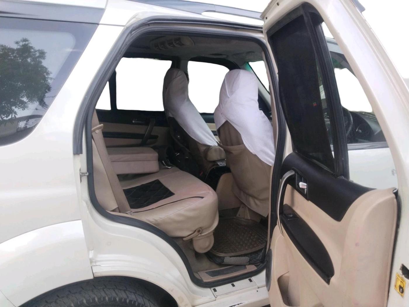 2013 Tata Safari Storme 2.2 EX 4X2, Diesel, Manual, 1,17,202 km, interior